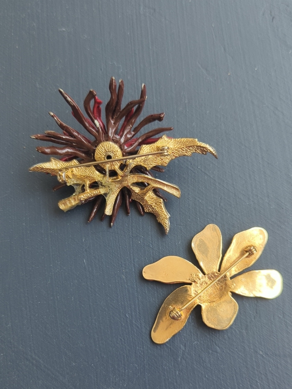 Large Vintage Floral Enamel Pins - Picture 4 of 5